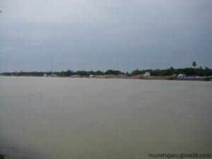 মুন্সিগঞ্জে ছয় গ্রামের মানুষের জীবিকার অবলম্বন কাজলি নদী রক্ষার দাবি