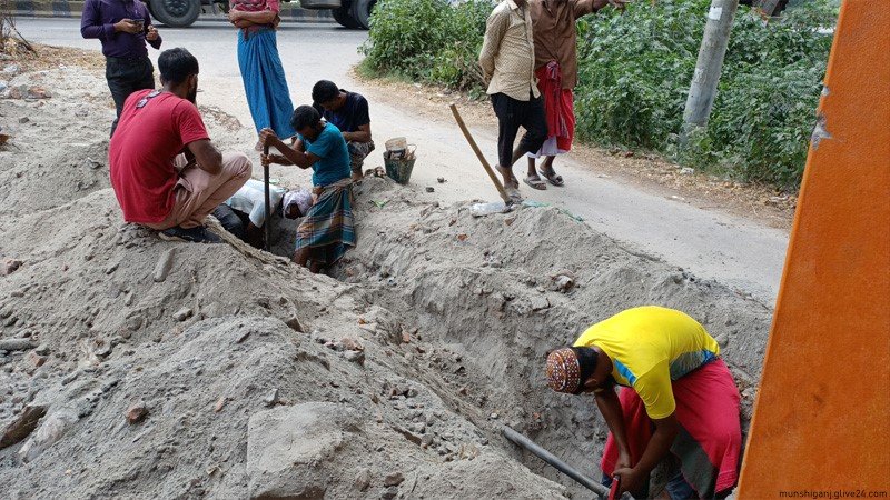 তিতাসের অভিযানে ঢালাই কারখানার অবৈধ সংযোগ বিচ্ছিন্ন